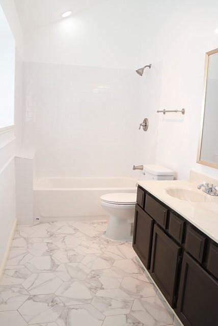 1519 Mayflower Dr - Photo 3 of 13