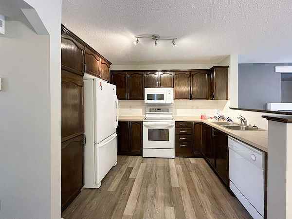 153 Cimarron Grove Crescent - Photo 2 of 22