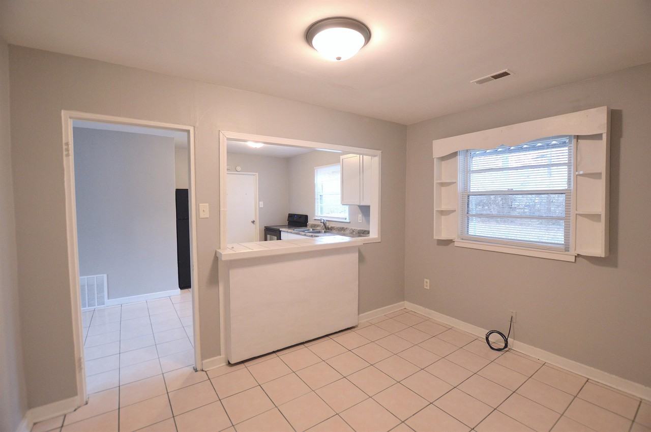 6262 E 24th St - Photo 7 of 12