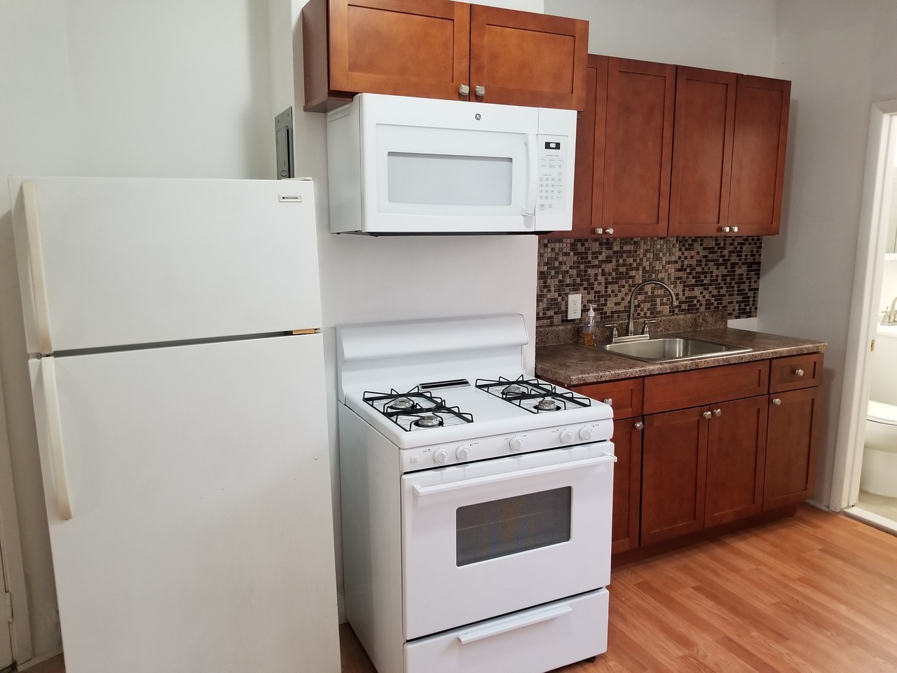 38 Richmond Rd #4R - Photo 3 of 15
