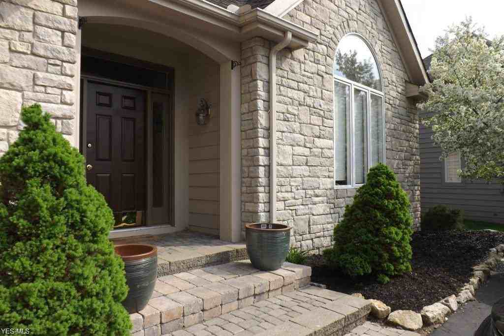 201 Raleigh Ct - Photo 2 of 26