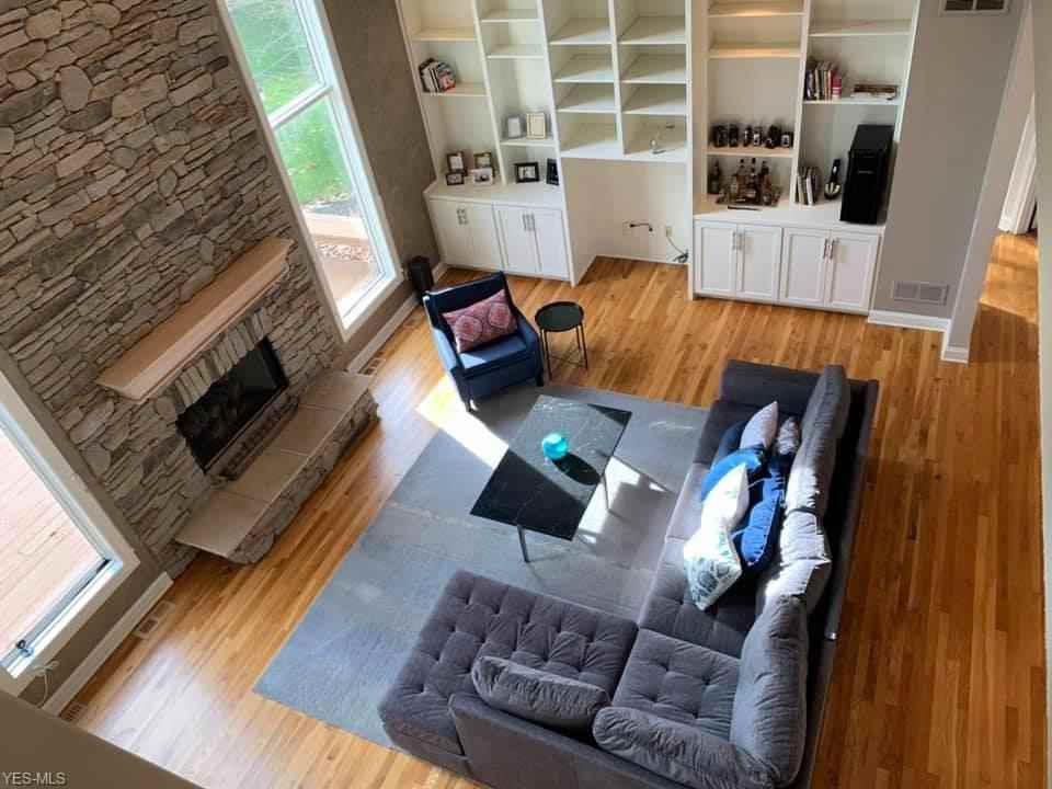 201 Raleigh Ct - Photo 3 of 26