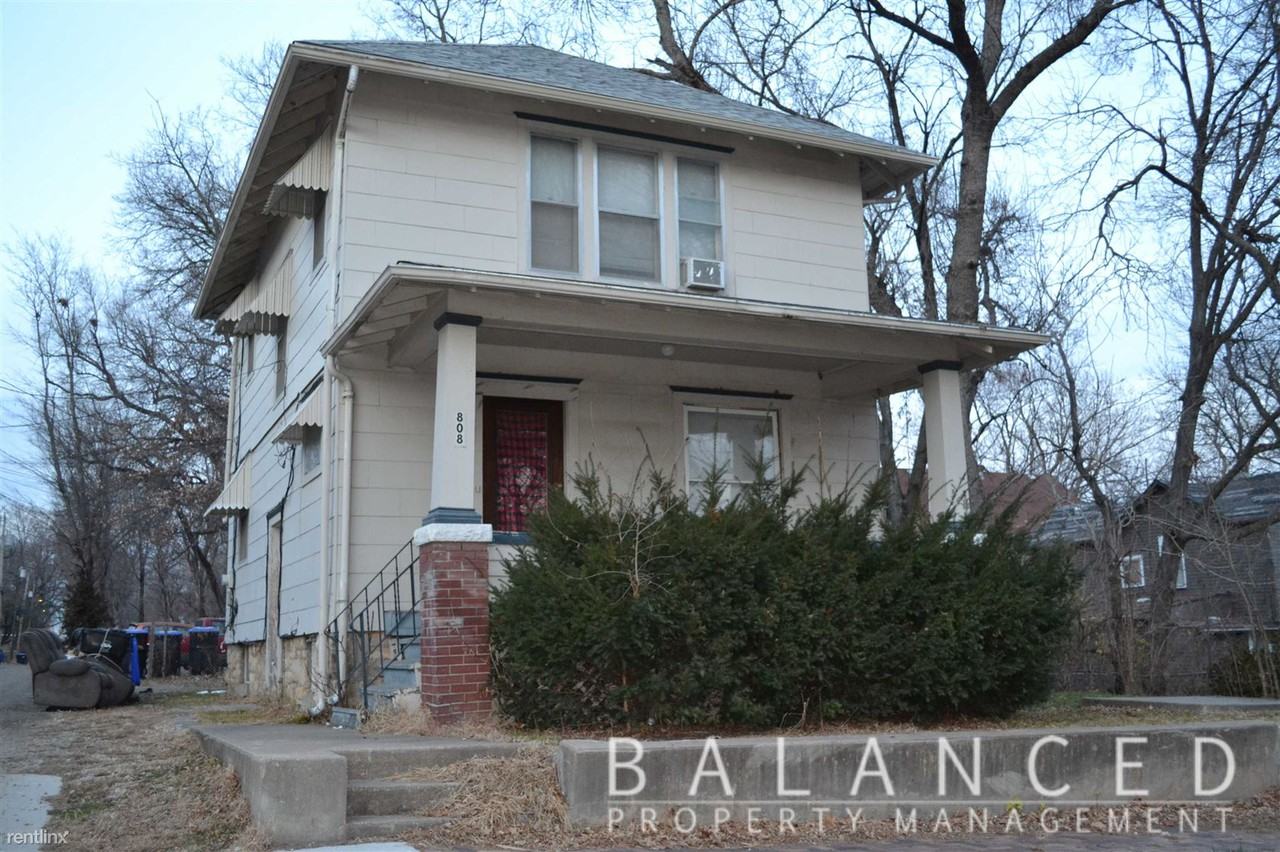 808 Sw 3rd St - Photo 2 of 4