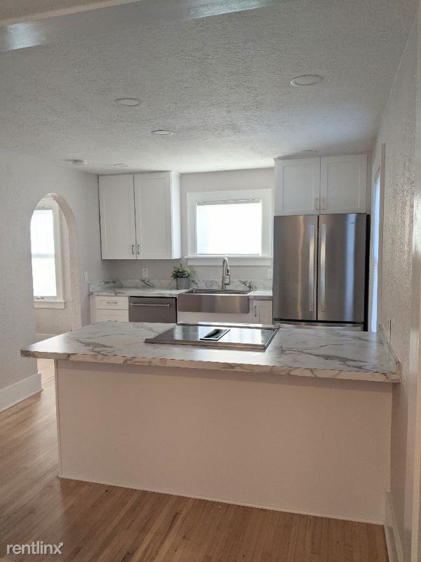 1438 Kilbourn St - Photo 2 of 20