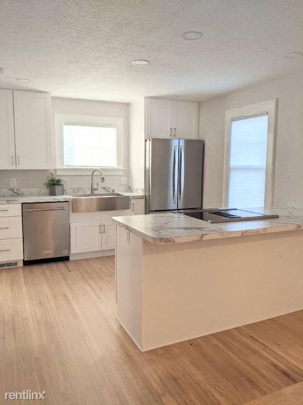 1438 Kilbourn St - Photo 3 of 20