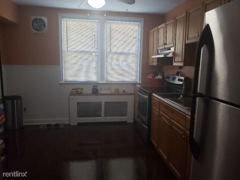 477 Van Kirk St - Photo 3 of 8