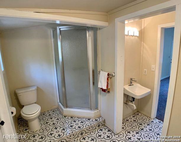 411 Sumner Dr - Photo 3 of 12