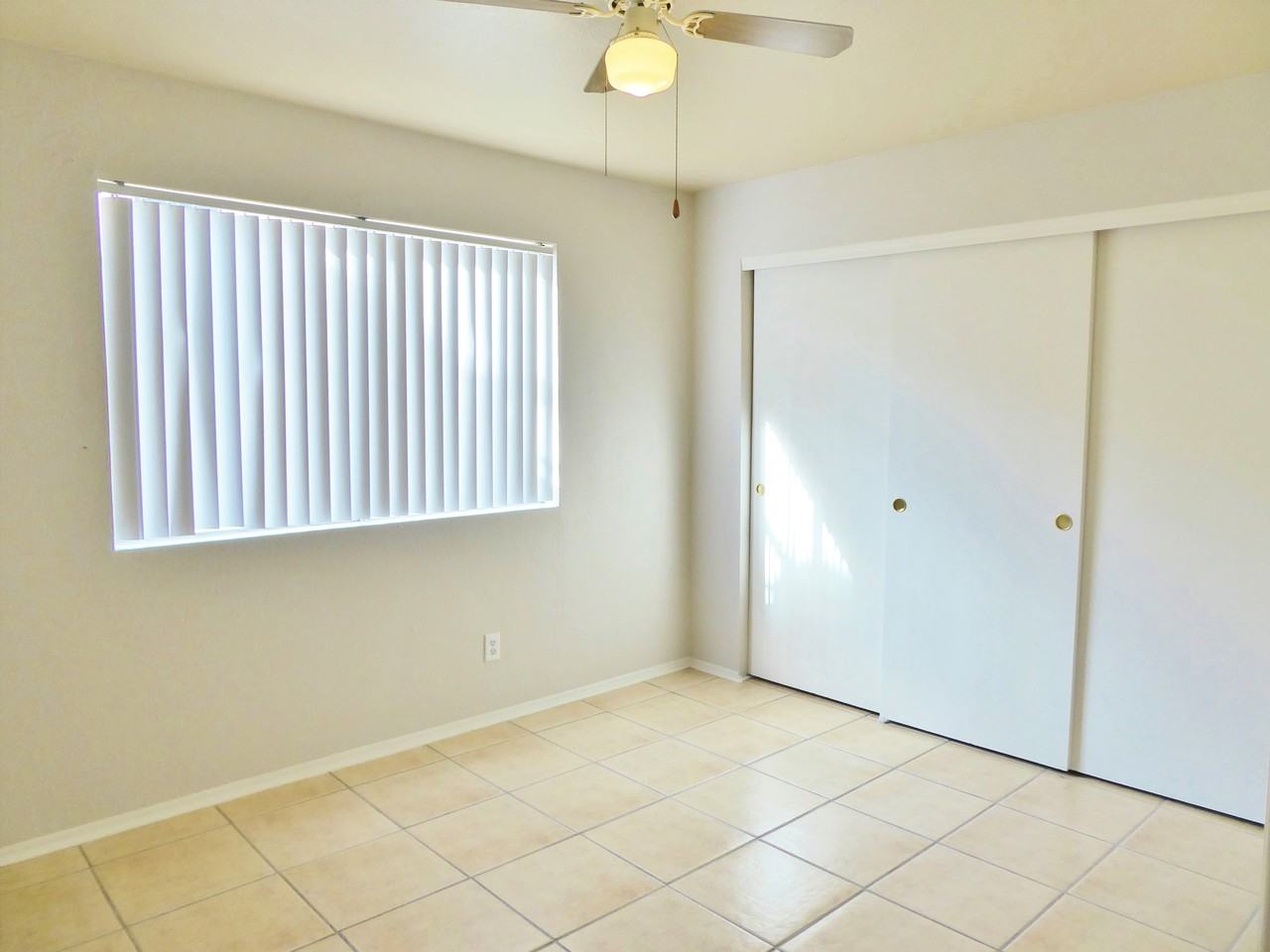 10802 N 16th Ave - Photo 3 of 11