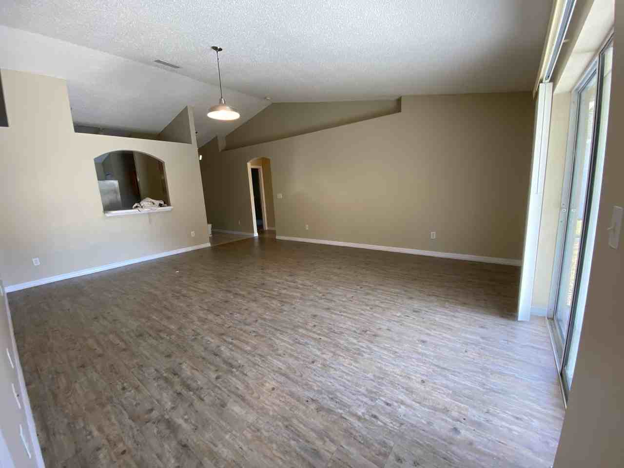 44 Pine Hurst Ln - Photo 2 of 12