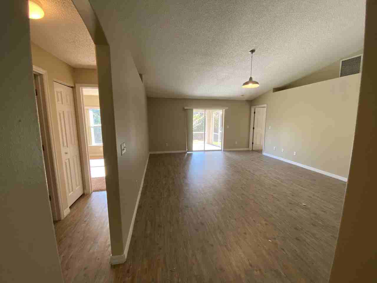 44 Pine Hurst Ln - Photo 3 of 12