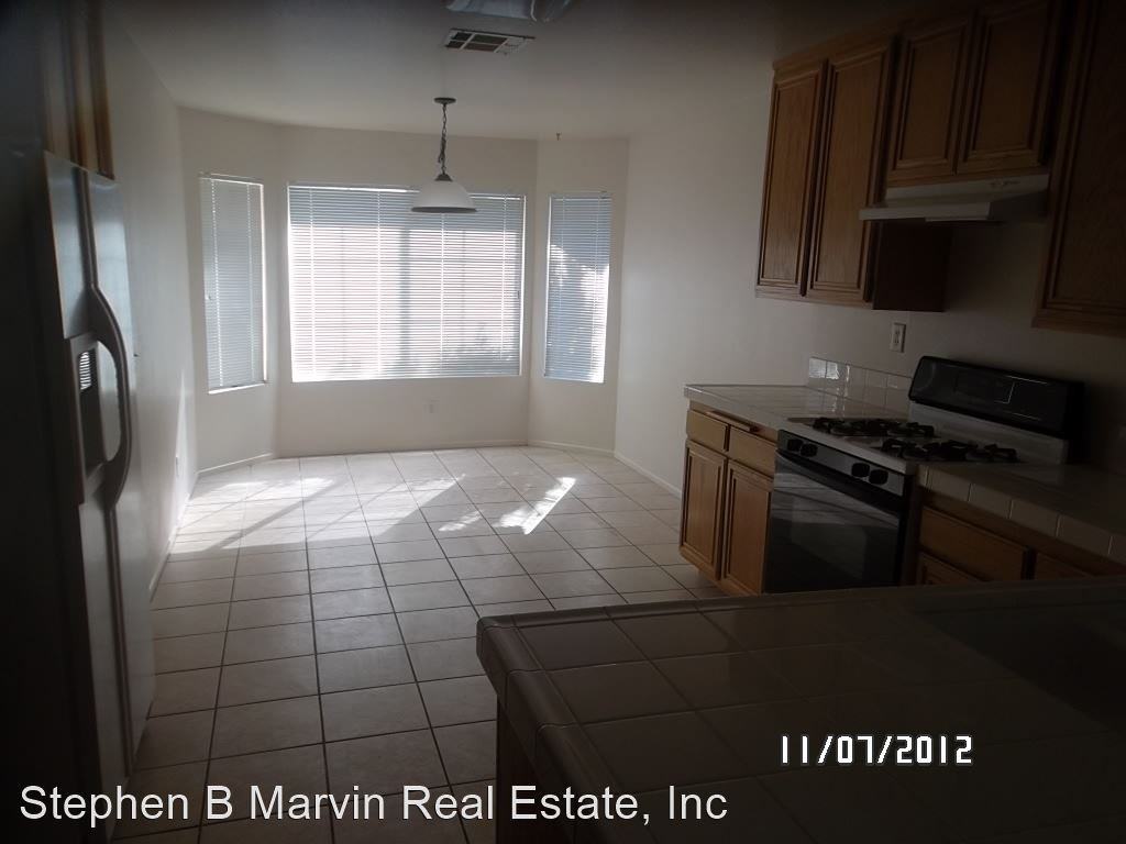 3427 Desert Cloud Ave - Photo 3 of 11