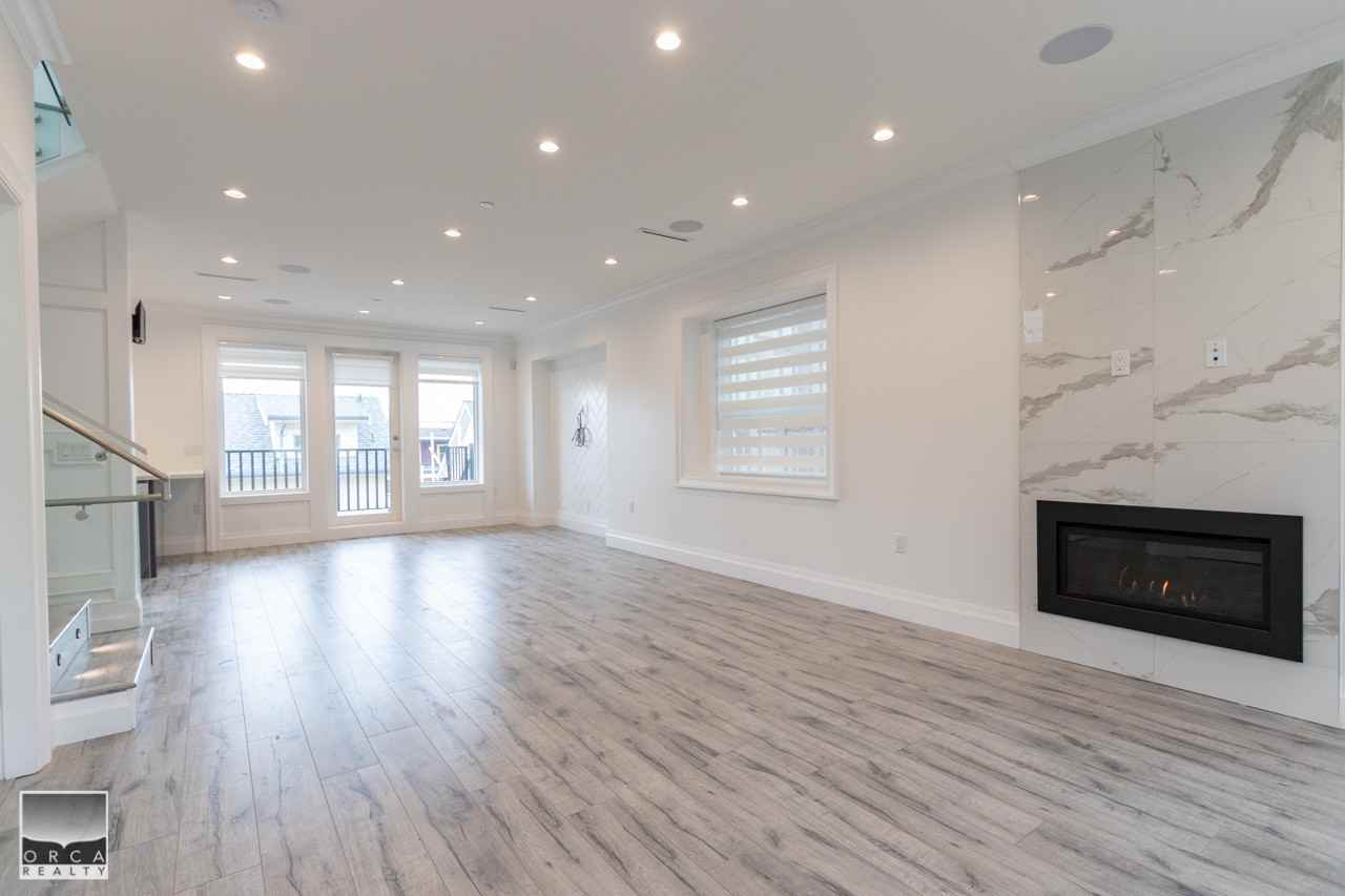 1060 63rd Ave E - Photo 3 of 10