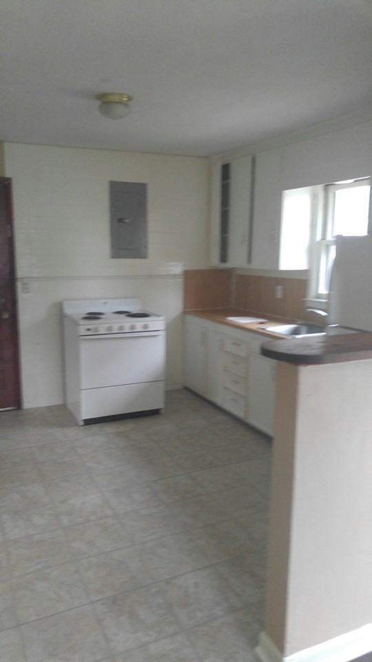 309 North Windsor Street - Photo 3 of 8