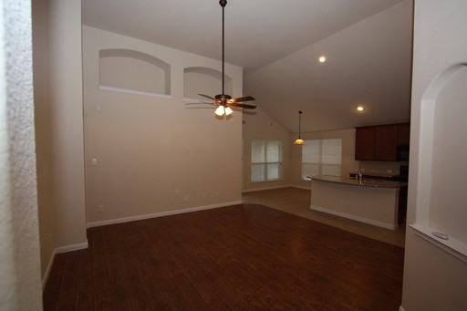 544 Braewick Dr - Photo 2 of 16