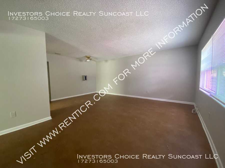 500 N Mars Ave - Photo 2 of 7