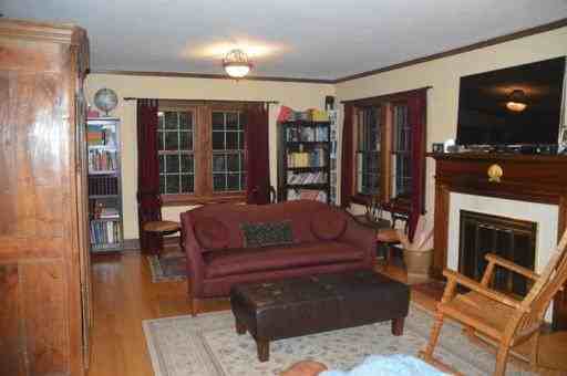 2865 SW Fairview Blvd - Photo 2 of 14