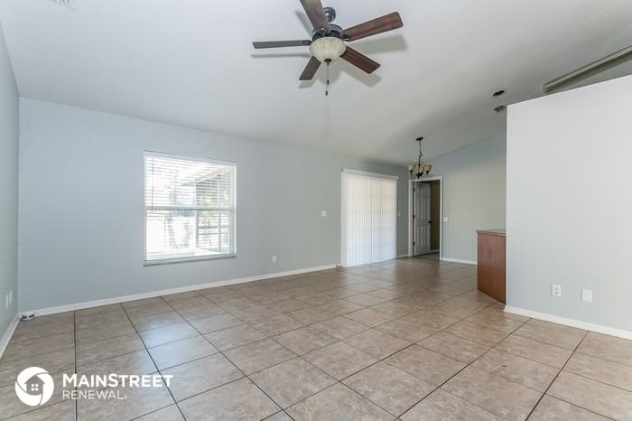 6070 Chapman St - Photo 3 of 16