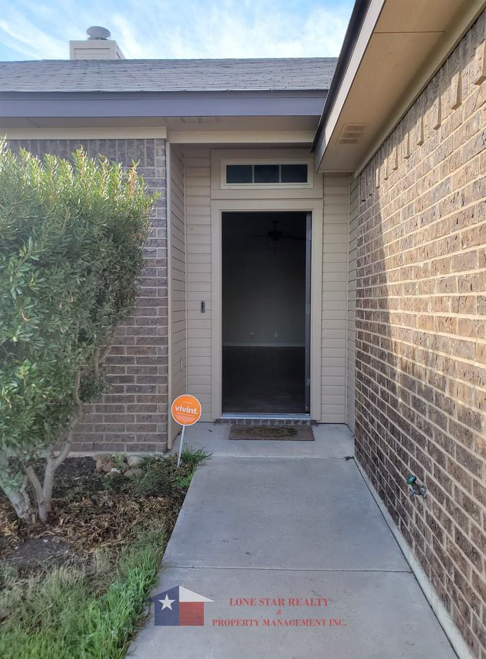 6109 NewCastle Drive - Photo 3 of 39