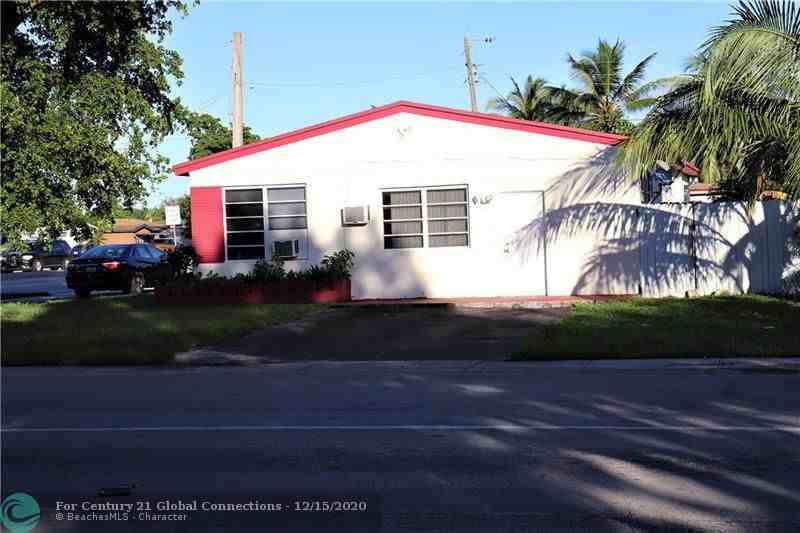 6792 Miramar Pkwy - Photo 3 of 17