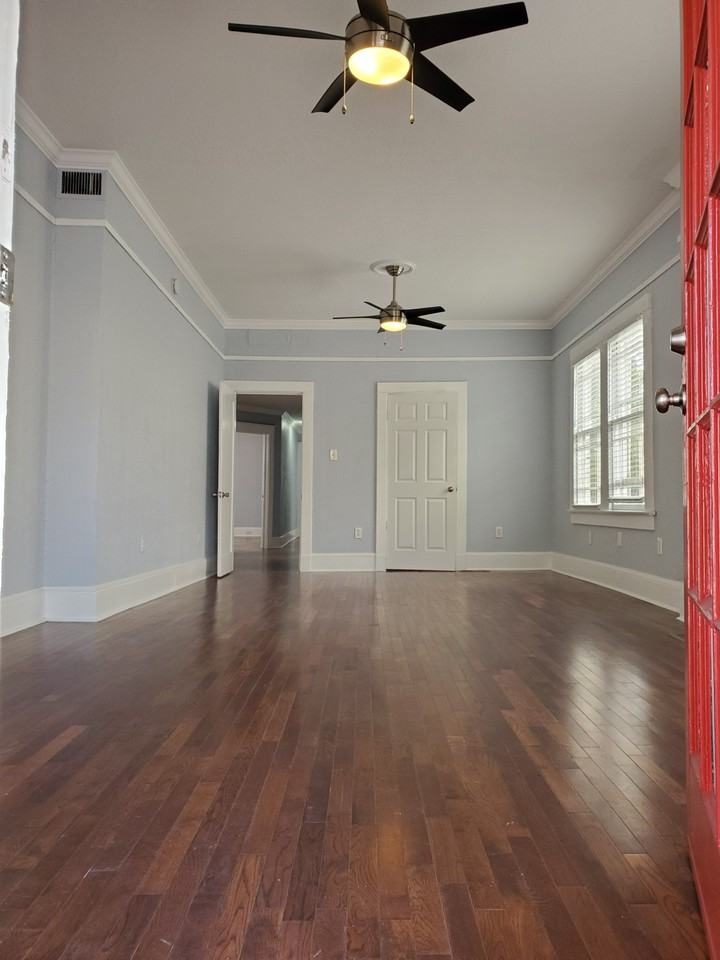 6 Fontainebleau Drive - Photo 3 of 19