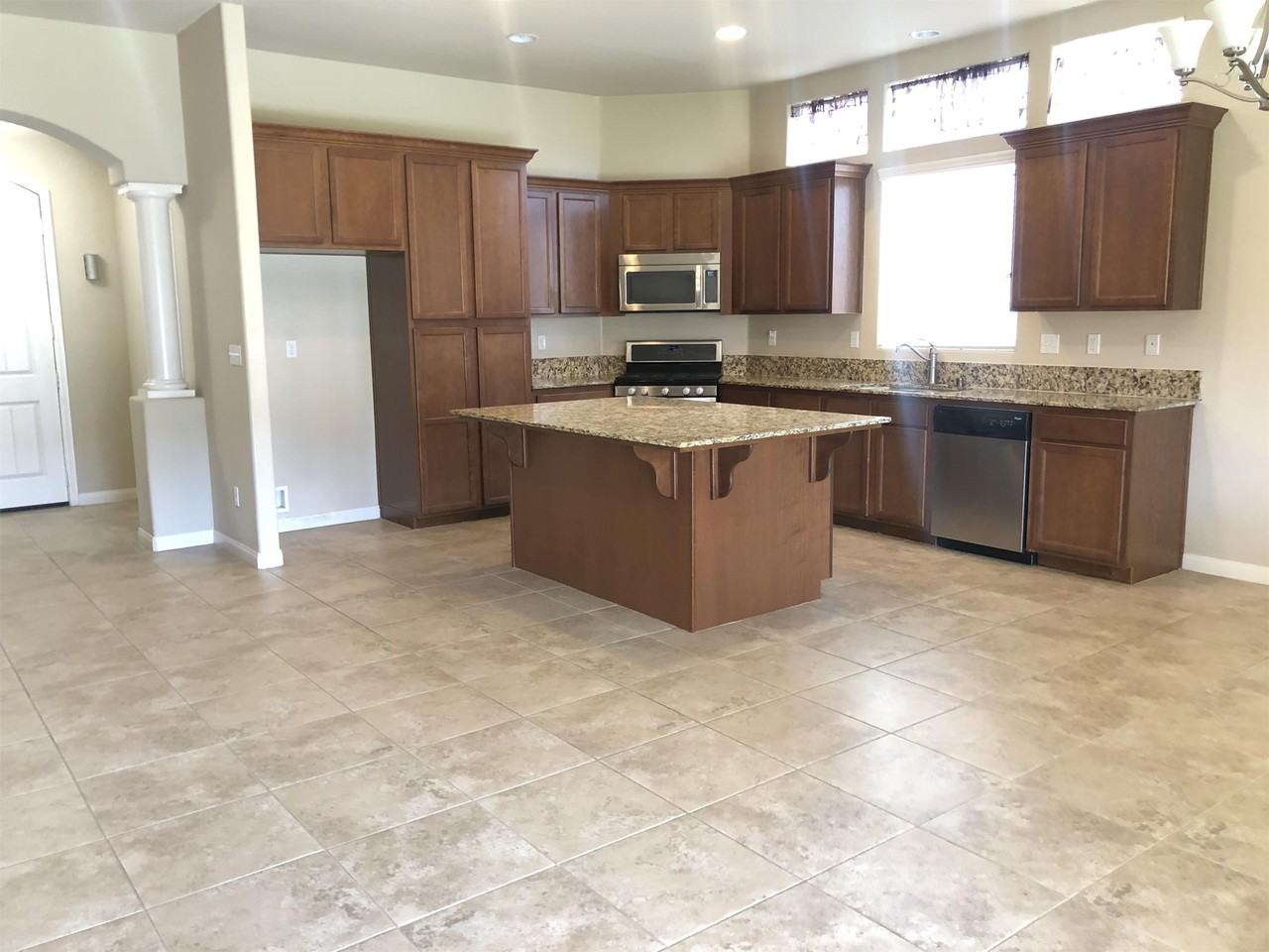 9517 Meadow Falls Dr - Photo 3 of 20