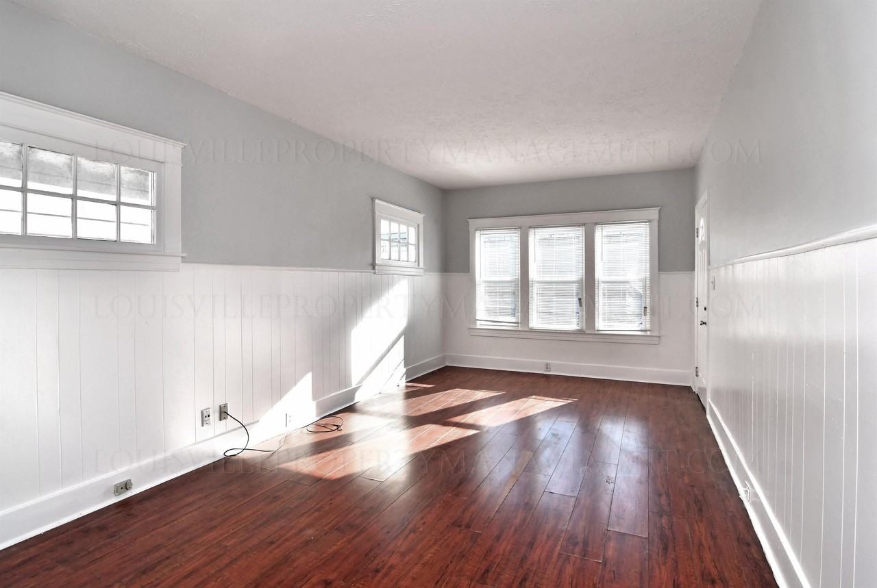 1793 W Lee St - Photo 2 of 19