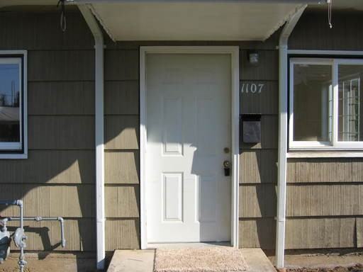 1107 E Van Buren Ave - Photo 2 of 6