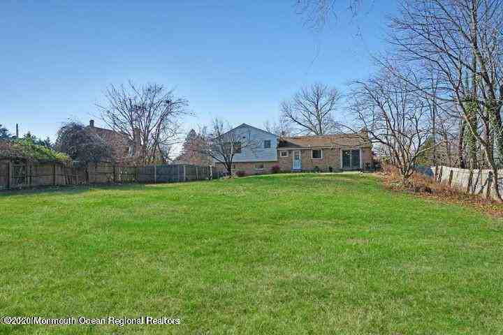 175 Kings Hwy - Photo 3 of 20