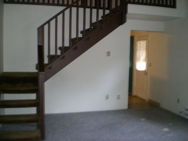 910 F St - Photo 2 of 5