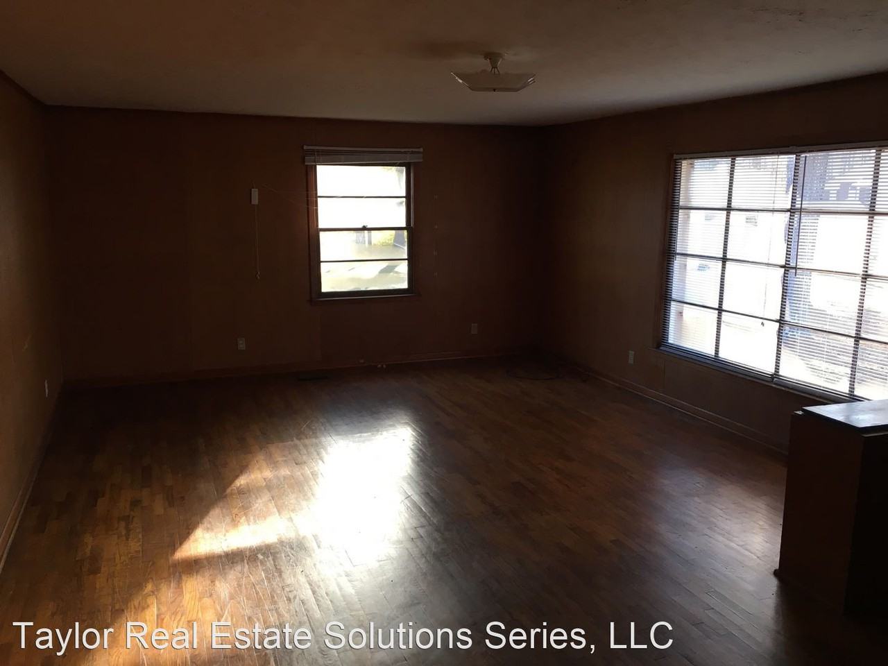 141 Holder Ln - Photo 3 of 9