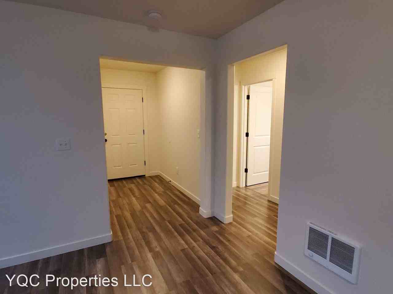 322 Holly Blvd - Photo 3 of 14