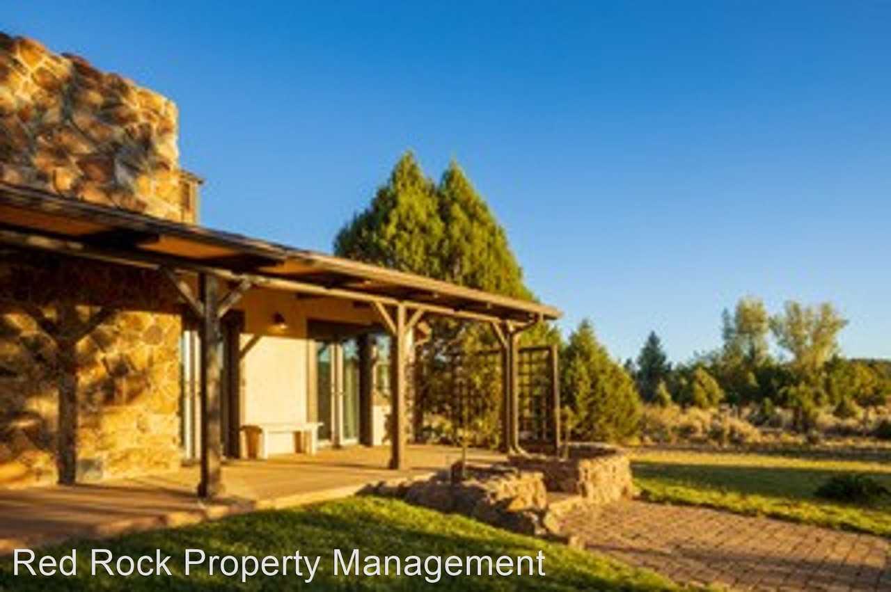 257 N Meadow Dr - Photo 2 of 18