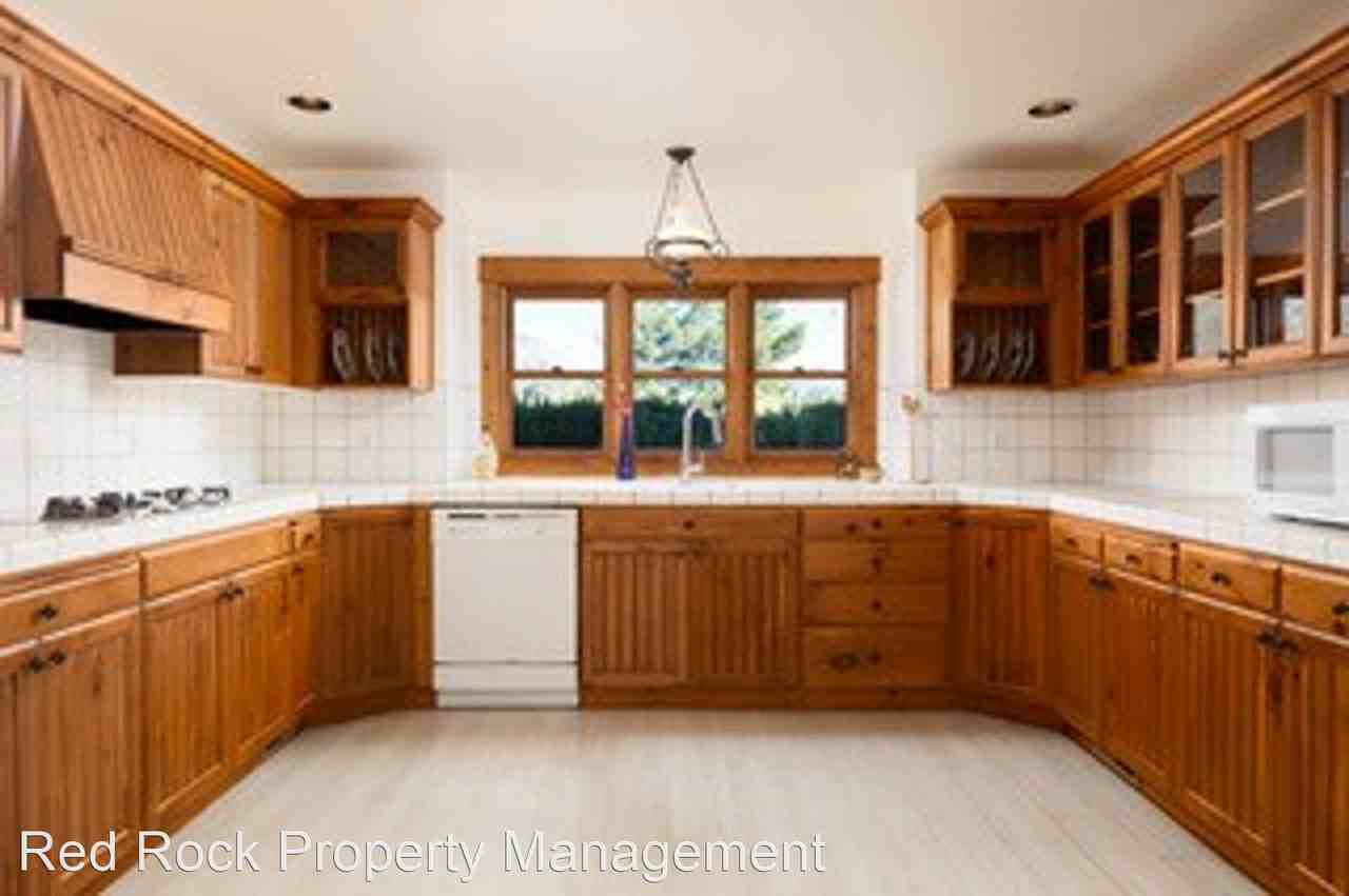 257 N Meadow Dr - Photo 3 of 18