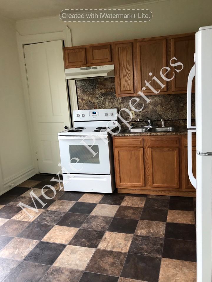 517 W Jefferson St - Photo 2 of 6