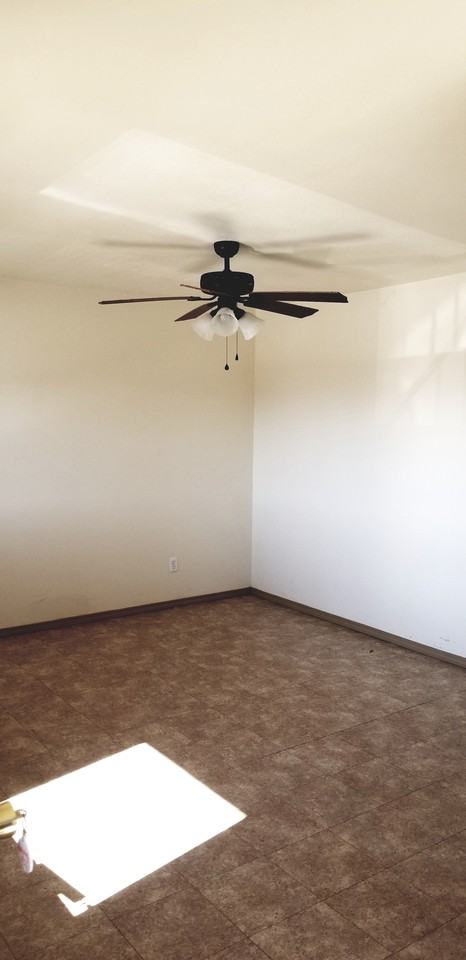 1222 W Date St - Photo 3 of 10