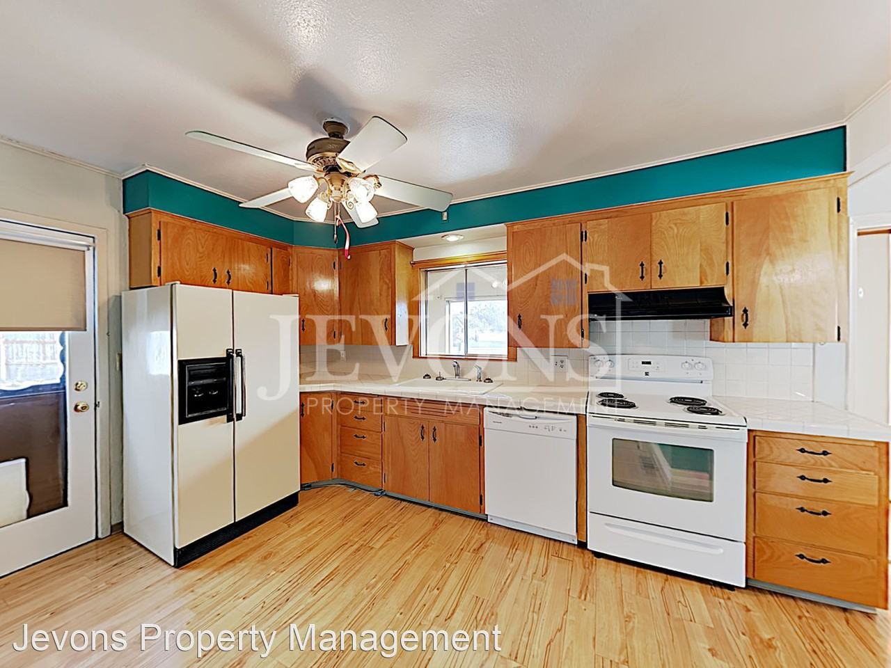 503 W Bartlett Ave - Photo 3 of 31