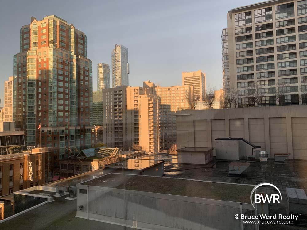 989 Nelson St - Photo 2 of 14