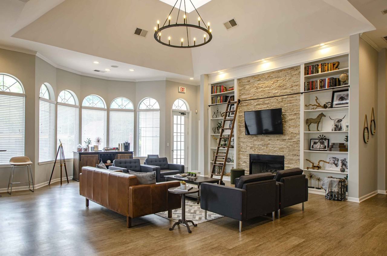 Wyndchase at Bellevue Apartments - Photo 2 of 20