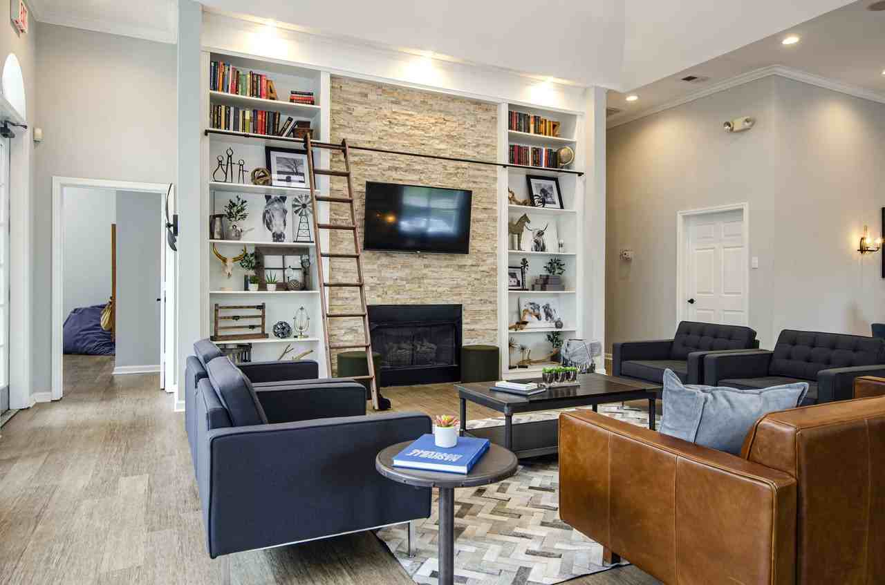 Wyndchase at Bellevue Apartments - Photo 3 of 20