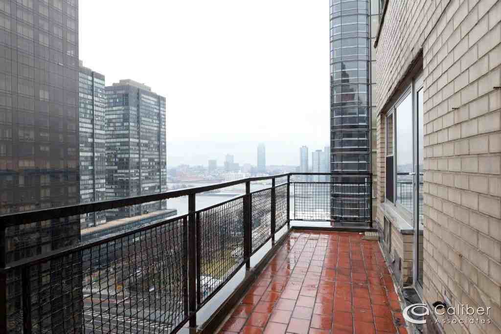 333 E 46th St #JP014