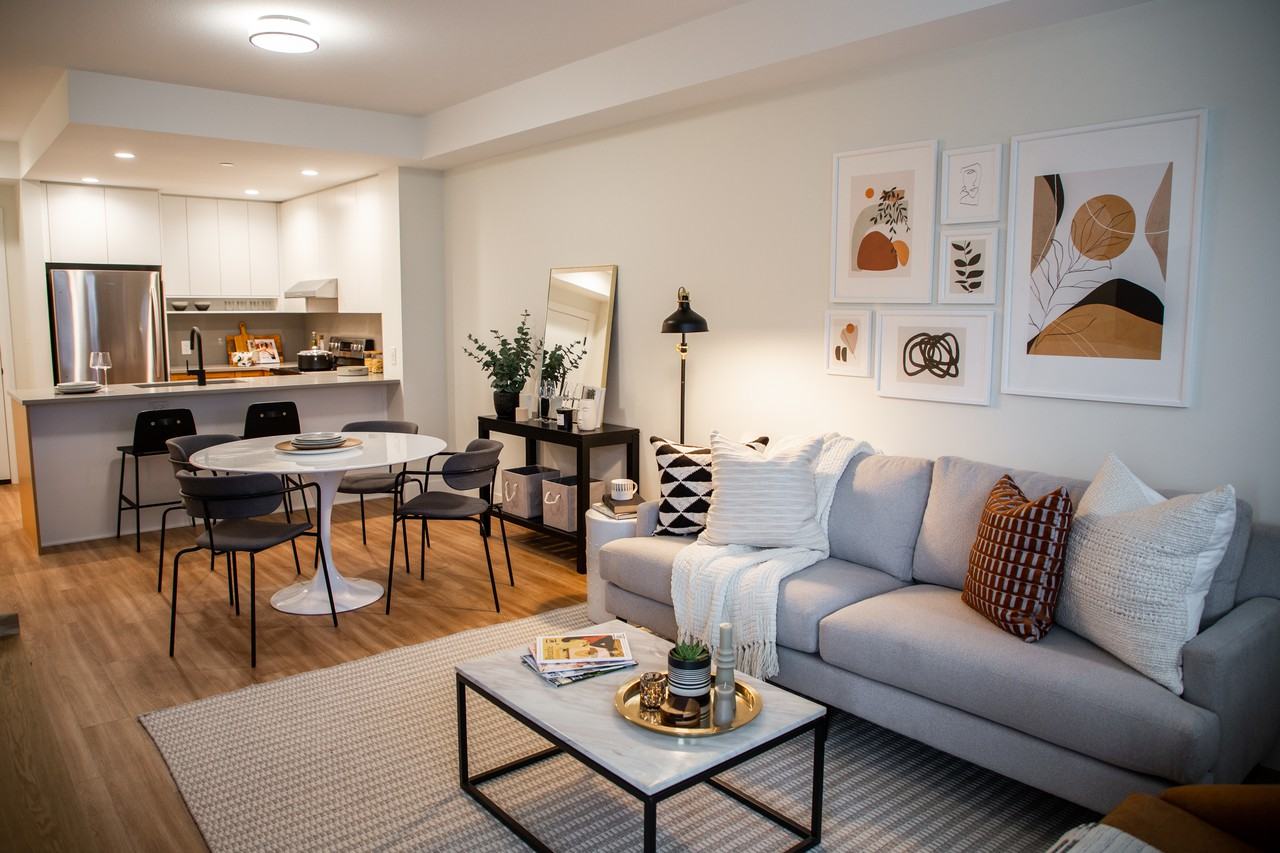 22304 50 Avenue - Photo 3 of 6