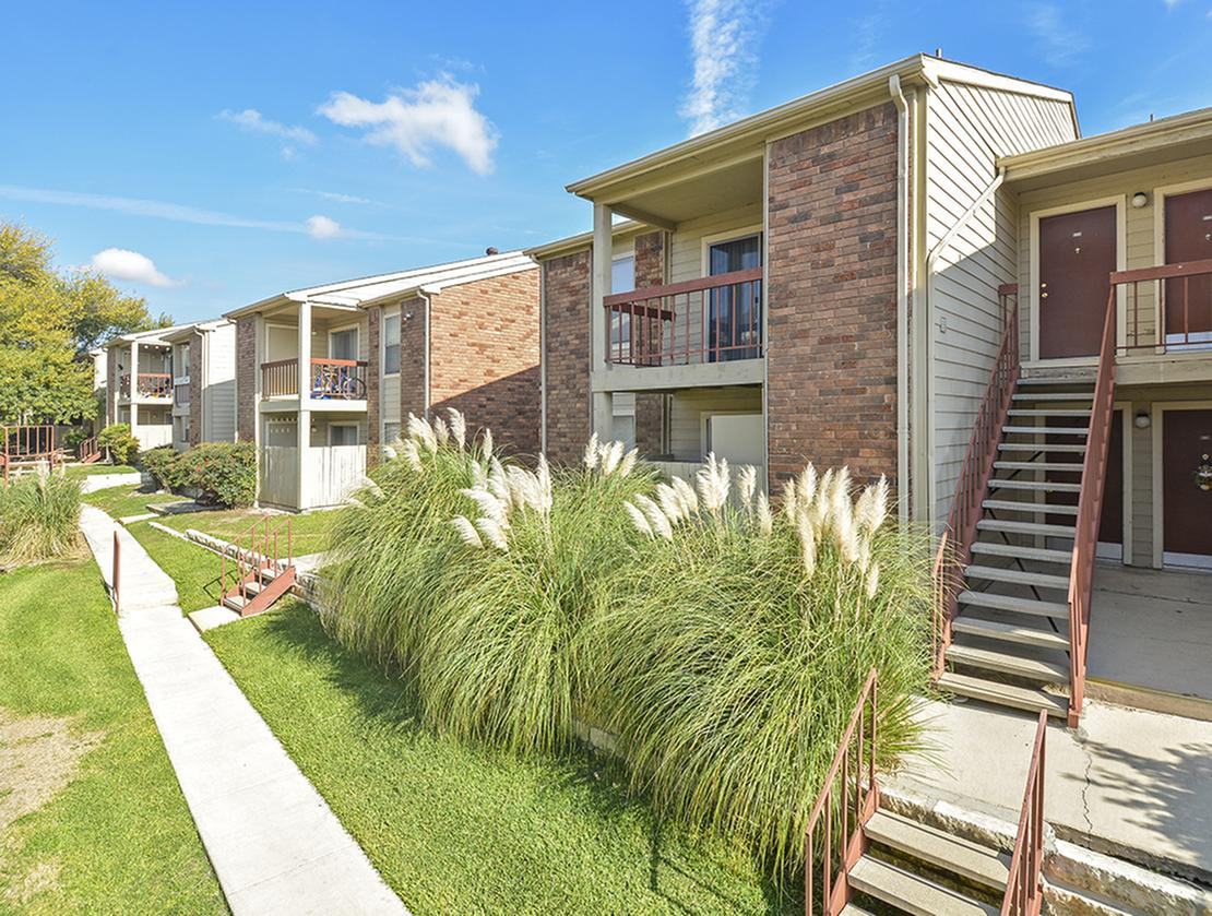 Hamilton Wolfe Rd & Cinnamon Creek Dr 1012, San Antonio, TX 78240 Studio Apartment for 695