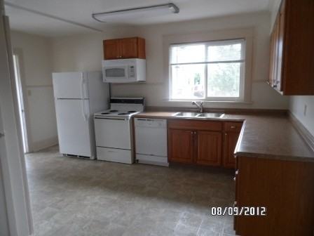 734 Pioneer Ave W - Photo 2 of 12