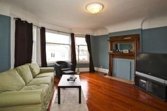 1037 Broderick St - Photo 2 of 8