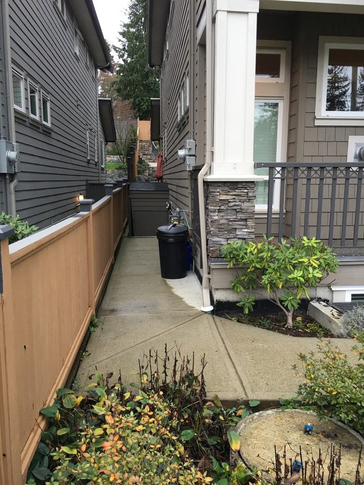 Two bedroom, w/d in unit, utilities included - Photo 2 of 17