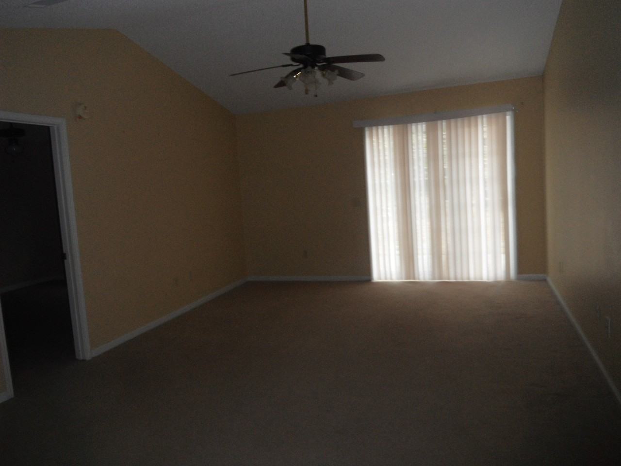 921 Poppleton Dr - Photo 2 of 9