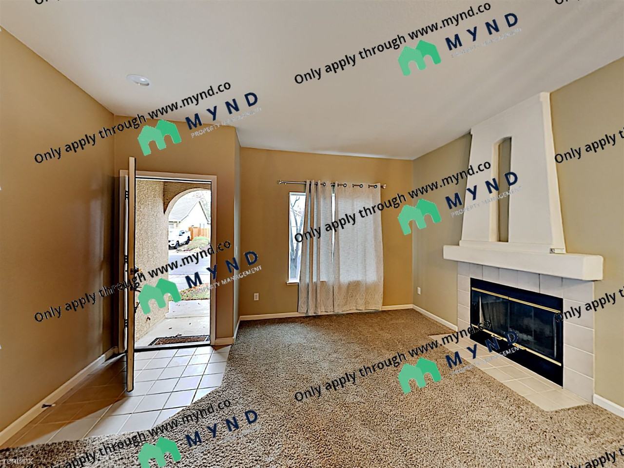 133 Bridgeway Ct - Photo 2 of 16