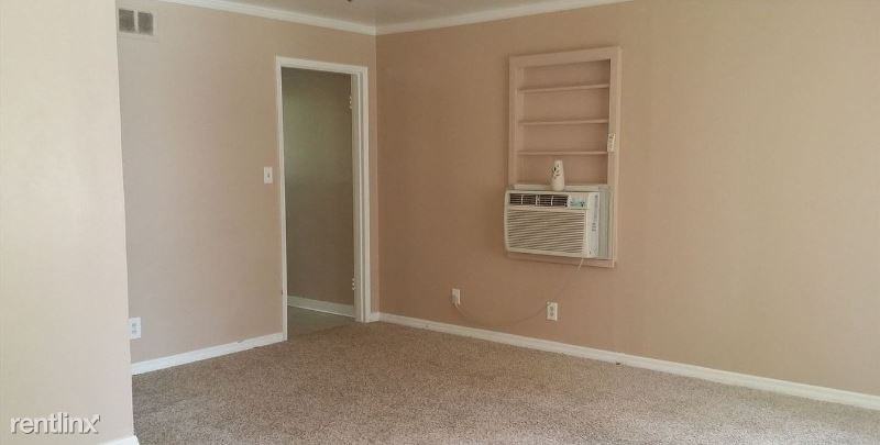 110 Hughes St - Photo 3 of 8