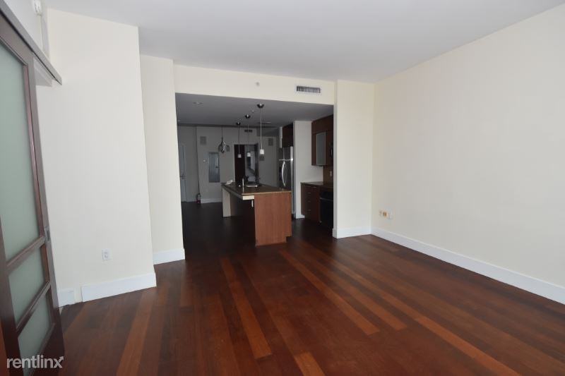 111 111 N 12th St 1308 - Photo 2 of 17