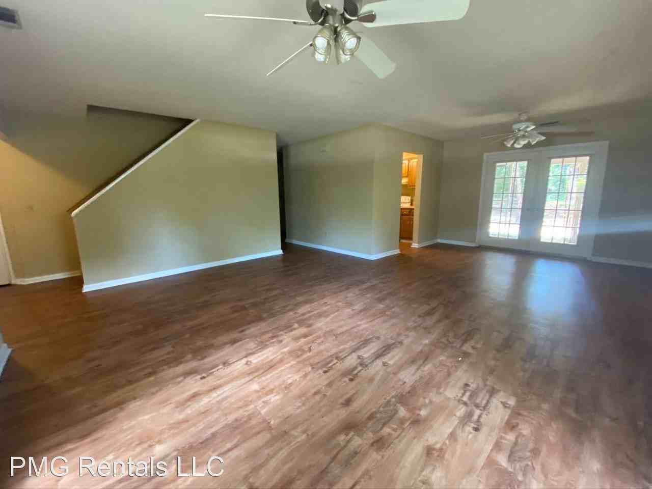 103 Hawthorne Rd - Photo 2 of 11